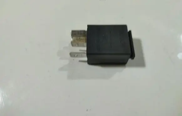 Audi A4 S4 B5 8D Other relay 95VW10K705EA