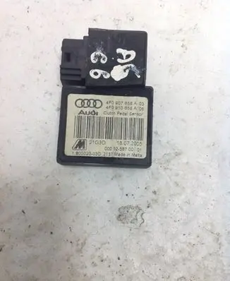 Clutch pedal sensor