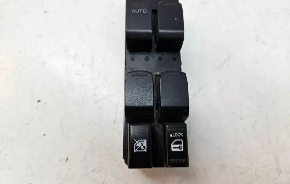 Suzuki SX4 Electric window control switch 64J200770T
