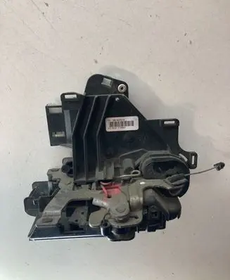 Volkswagen Caddy Front door lock 3B1837015