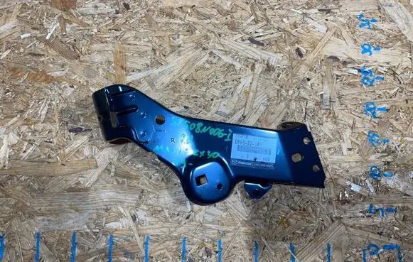 Mazda CX-30 Fender mounting bracket DFR5-52-140 S2508N006-I