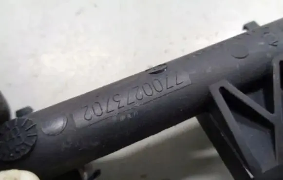 Renault Clio II Fuel injector supply line/pipe 