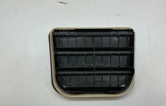 Volvo S60 Quarter panel pressure vent 31369380