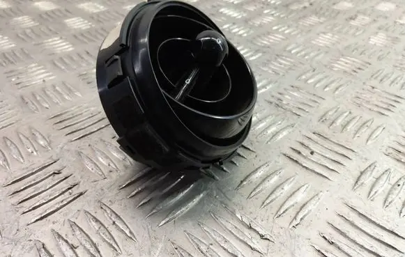 Mini One - Cooper R50 - 53 Dash center air vent grill 6800887