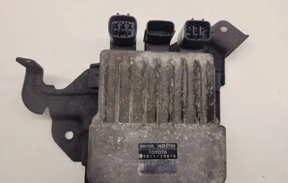 Toyota Avensis T250 Fuel injection control unit/module 8987120070 1310001371