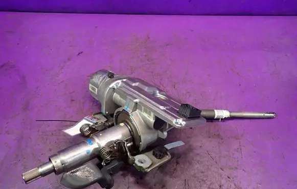 Opel Corsa D Power steering pump 13334989