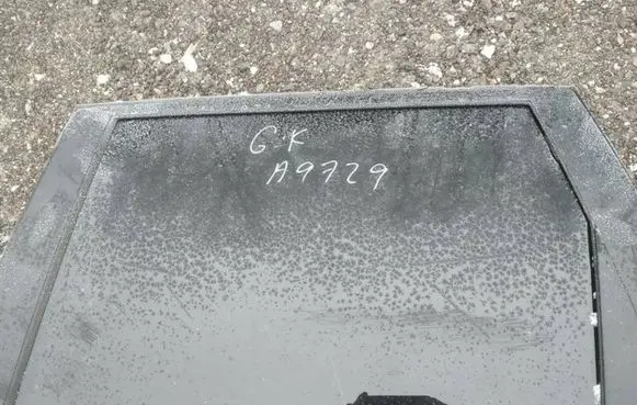 Nissan X-Trail T31 Rear door window glass
