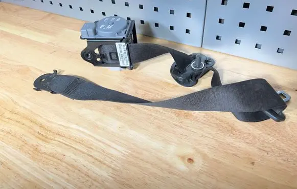 BMW X5 E70 Front seatbelt 0713D9218L 305537599001 S2716104209K