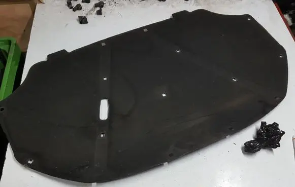 Volkswagen Jetta VI Engine bonnet/hood sound/heat insulation 