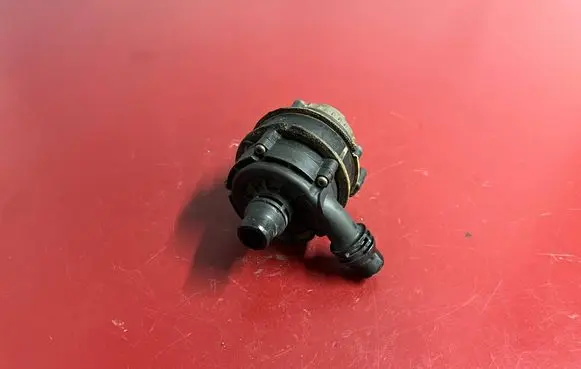 BMW X3 G01 Electric auxiliary coolant/water pump 8651288