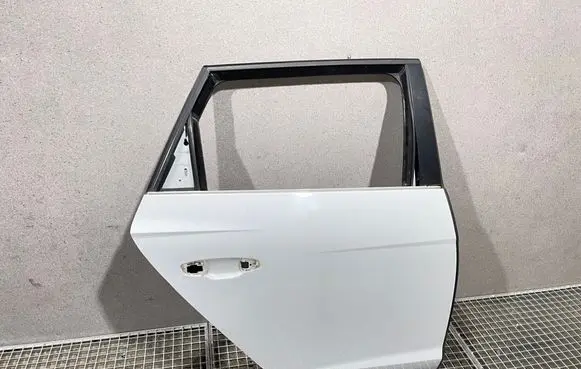 Seat Leon (5F) Rear door 