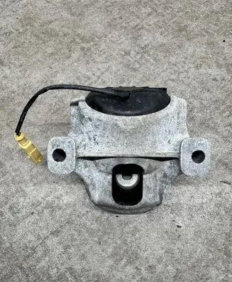 Porsche Macan (95B) Engine mount bracket 8R0199381
