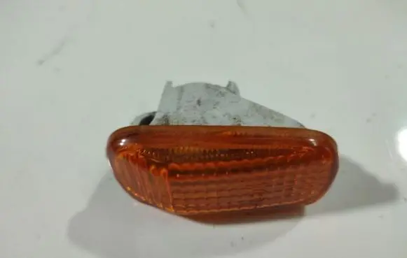 Honda CR-V Front fender indicator light 