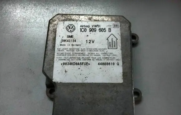 Volkswagen PASSAT B5.5 Airbag control unit/module 1C0909605B 44020610G 5WK43124