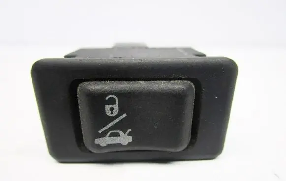 Nissan Primera Tailgate/trunk/boot open switch 