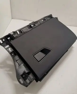 Maserati Levante Glove box 670047400