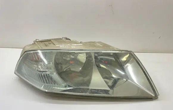 Skoda Octavia Mk2 (1Z) Headlight/headlamp