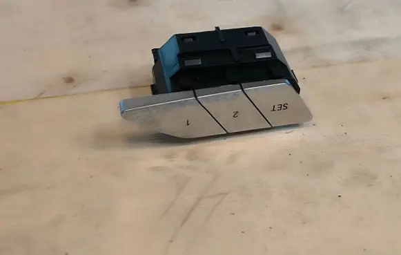 BMW M5 F90 Seat memory switch 09490318 18347910 3549687302