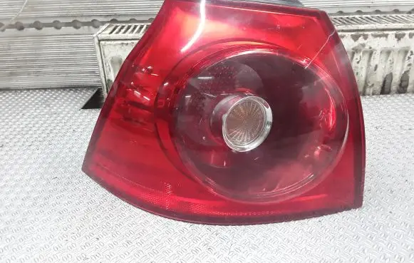 Volkswagen Golf V Rear/tail lights 1K6945095G