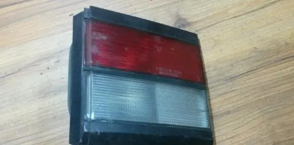 Volkswagen PASSAT B3 Tailgate rear/tail lights 333945107 Nenustatyta