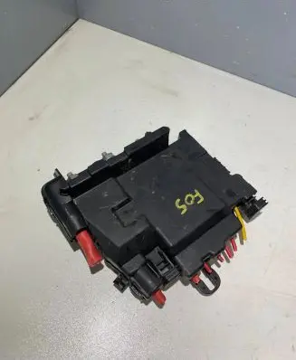 Volvo V70 Fuse module 30659092 067210 05112011