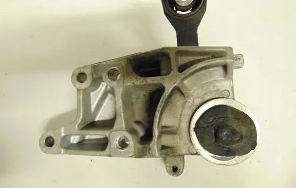 Peugeot Expert Engine mounting bracket 1497543080