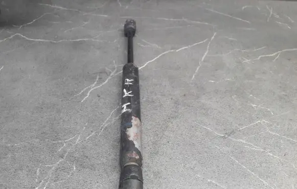 Volkswagen PASSAT B5 Tailgate strut 3b5827550a