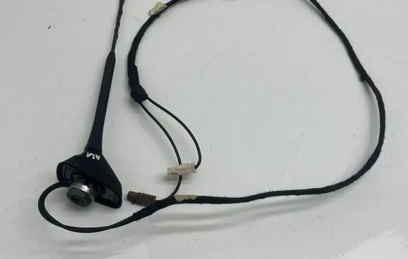 Opel Vivaro Aerial GPS antenna 282179719R 351183