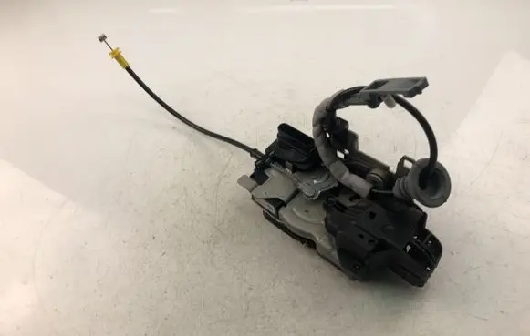 Volvo XC40 Rear door lock 31462456