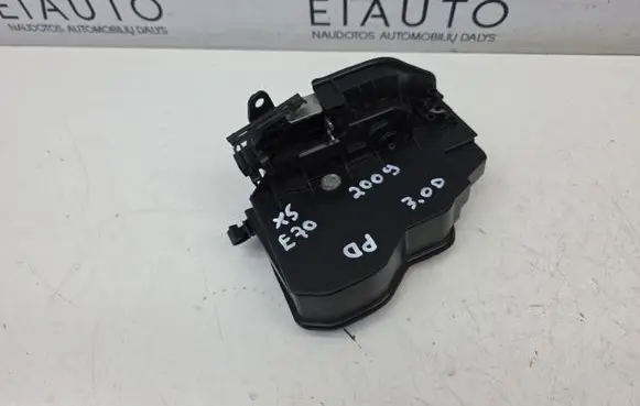 BMW X5 E70 Front door lock 7202144