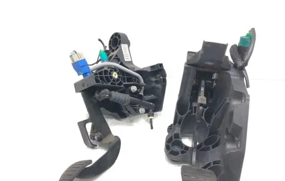 Renault Trafic III (X82) Pedal assembly 