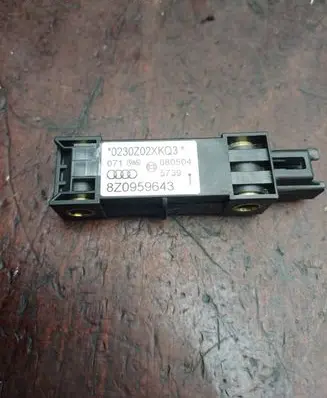 Audi A2 Airbag deployment crash/impact sensor 8Z0959643 080504