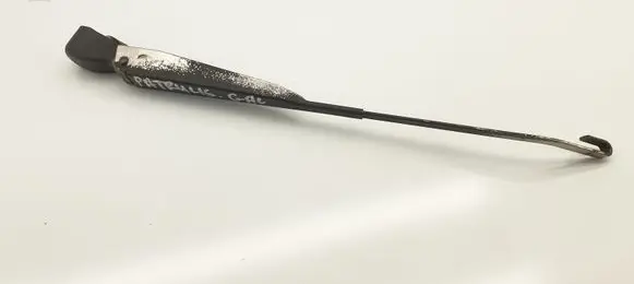 Rear wiper blade arm