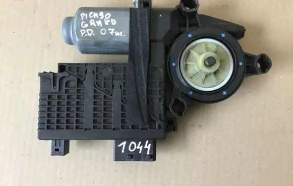 Citroen C4 I Picasso Front door window regulator motor 9654087580