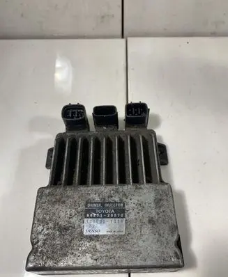 Toyota Avensis T250 Fuel injection control unit/module 8987120070