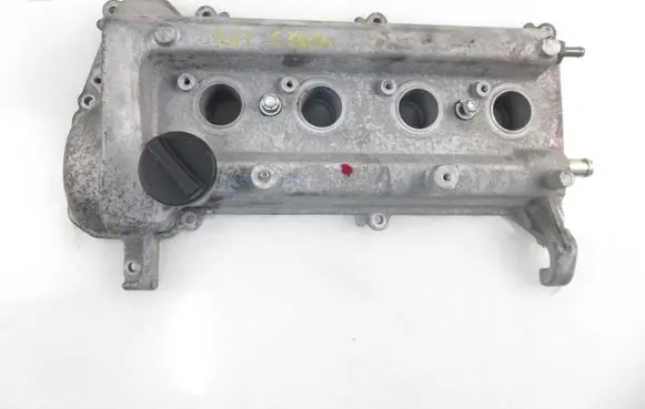 Toyota Yaris Rocker cam cover 