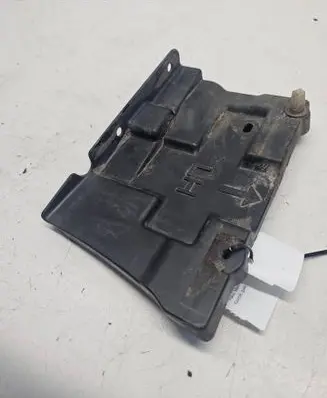Rear bumper mounting bracket