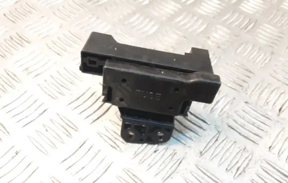 Toyota Avensis T250 Fuse module