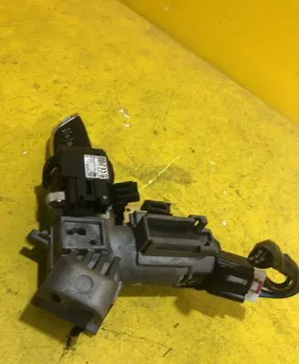 Mazda 6 Ignition lock RZ2R11P2K1