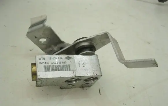 Audi A8 S8 D5 Air conditioning (A/C) expansion valve 4N0816590
