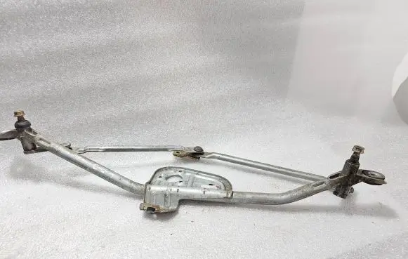Audi A6 S6 C5 4B Front wiper linkage and motor 8D1955326B