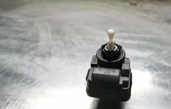 Audi A3 S3 8L Headlight level adjustment motor 8L0941295