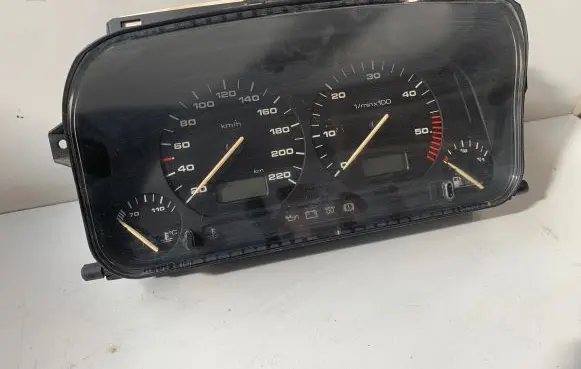 Volkswagen Golf III Speedometer (instrument cluster) 5411004600