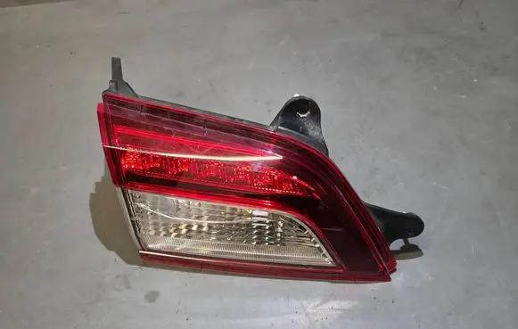 Subaru Outback (BS) Tailgate rear/tail lights 13260228