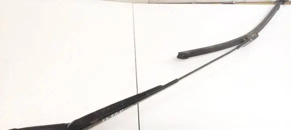 Volkswagen PASSAT B6 Front wiper blade arm 3C1955410B