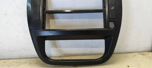 Citroen C3 Radio/GPS head unit trim 9653074277