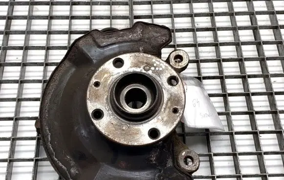 Suzuki Swift I Front wheel hub spindle knuckle 