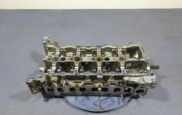 Nissan King Cab, Navara Engine head 110422750R