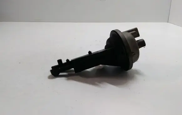 Ford Mondeo Mk III Valve vacuum 1S7G9L492