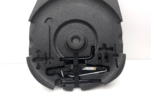 Nissan Juke II F16 Tool set 997502195R